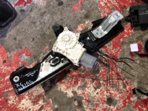 Jaguar XE Series X760 2015-2017 RR Door Regulator Motor