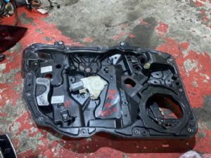 Porsche Cayenne 958 2011-2014 LF Door Regulator Motor