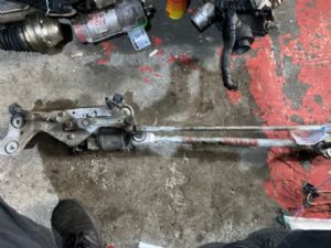 Porsche Cayenne 958 2011-2014 Front Wiper Motor