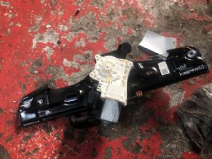 Land Rover Discovery Sport L550 2016-2018 RR Door Regulator Motor
