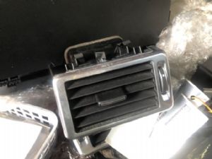 Land Rover Discovery Sport L550 2016-2018 Dash Vent Surround RH