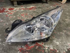 Peugeot 5008 2009 - 2016 L Headlight (Halogen)