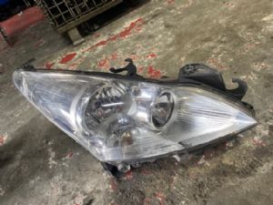 Peugeot 5008 2009 - 2016 R Headlight (Halogen)