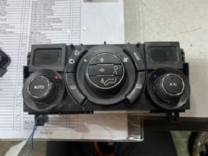 Peugeot 5008 2009 - 2016 Air Conditioning Switch