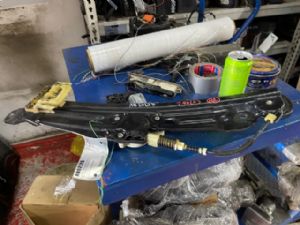 BMW 740Li F02 2008-2012 LR Door Regulator Motor