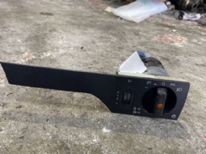 Mercedes-Benz E Class W124 1993-1995 Headlight Switch