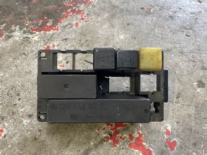 Mercedes-Benz E Class W124 1993-1995 Fuse Box