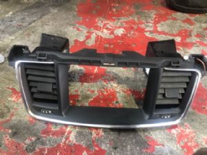 Peugeot 508 508 2010-2014 Dash Vent Surround Centre