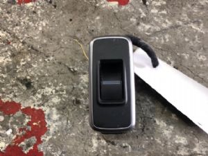 Jaguar F-Pace X761 2016-on RR Window Switch