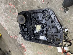 Mercedes-Benz GLB 200 X247 2020-on LF Door Regulator Motor