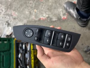 BMW 7 Series F01/F02/F03/F04 2008-2015 RF Window Switch