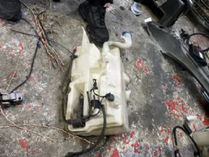 Volvo XC60 P4 2013-2017 Front Washer Bottle