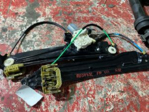 BMW 520i F10 LCI 2012-2016 RF Door Regulator Motor