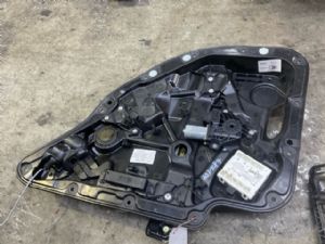 Mercedes-Benz GLC 300 C253 2015-2019 RR Door Regulator Motor
