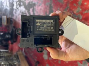 Jaguar XF Series X250 2011-2015 RF Door Control Module