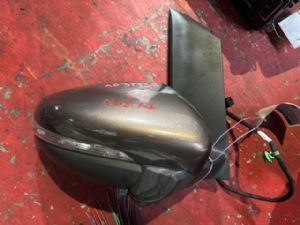 Volkswagen Touran 1.4 1T3 2010-2015 RF Door Elec Mirror