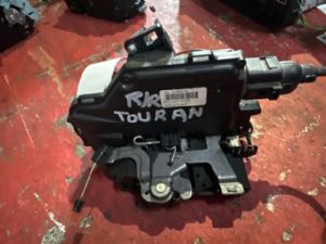 Volkswagen Touran 1.4 1T3 2010-2015 RR Door Actuator