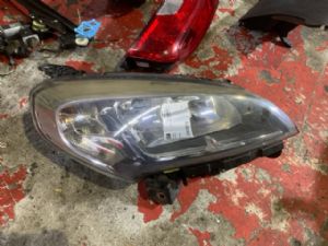 Fiat Doblo 263 2015-on R Headlight (Halogen)