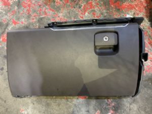 Jaguar F-Pace X761 2016-on Glove Box