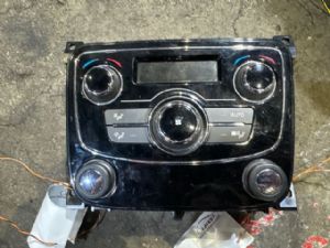 Jaguar F-Pace X761 2016-on Air Conditioning Switch