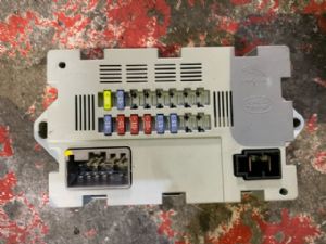 Jaguar F-Pace X761 2016-on Rear Fuse Box