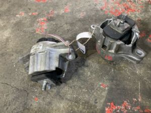 Jaguar F-Pace X761 2016-on Front Engine Mount