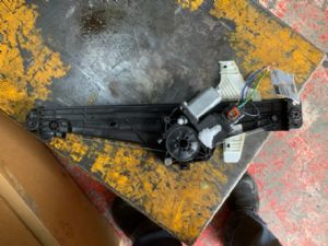 Peugeot 5008 2017-on RR Door Regulator Motor