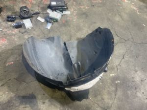 Peugeot 5008 2017-on LF Guard/Fender to Cowl Side Seal