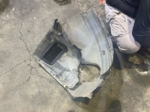 BMW Z Series E89 Z4 E89 2009-2016 RF Guard/Fender to Cowl Side Seal