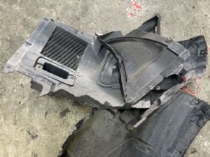 BMW 6 Series F12 640i F12 LF Guard/Fender to Cowl Side Seal
