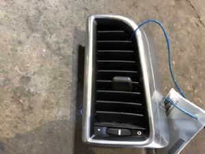 Porsche Panamera 970 2013-2016 LR Window Air Vent