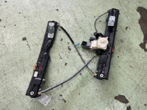 Jaguar XE Series X760 2015-2017 RF Door Regulator Motor