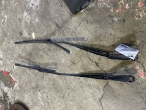 Jaguar XE Series X760 2017-2020 Front Wiper Arm
