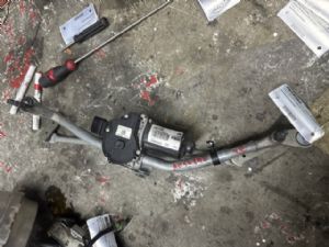 Jaguar XE Series X760 2015-2017 Front Wiper Motor