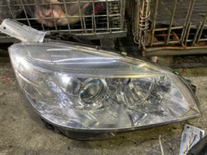 Mercedes-Benz C Class W204 2007-2010 R Headlight (Halogen)