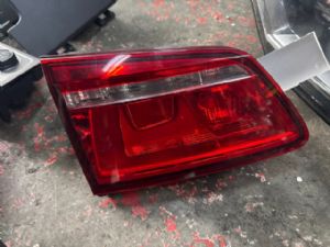 Volkswagen Golf Sportsvan 2018-2020 L Boot Light