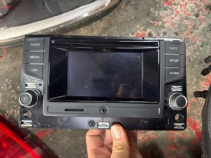 Volkswagen Golf Sportsvan 2018-2020 CD Player