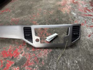 Volkswagen Golf Sportsvan 2018-2020 Dash Vent Surround Centre