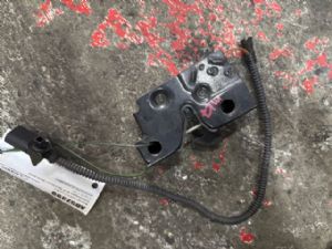 Volkswagen Golf Sportsvan 2018-2020 Bonnet Catch ( Lock )