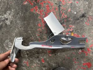 Volkswagen Golf Sportsvan 2018-2020 L Bonnet Hinge 