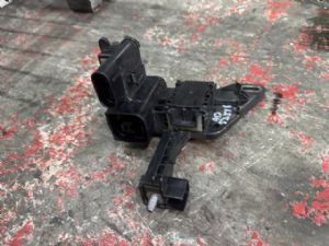 BMW 1 Series 116d F20 LCI Battery Fuse Box