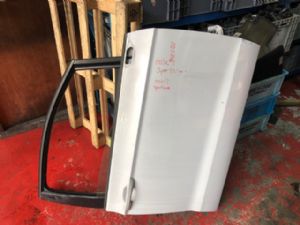 Volkswagen Golf Sportsvan 2018-2020 RF Door Complete