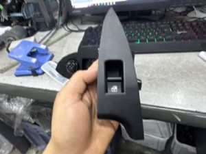 Alfa Giulietta Giulietta LR Window Switch
