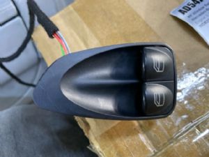 Mercedes-Benz SL Class R230 2001-2011 RF Window Switch