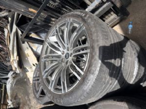 Audi Q7 4M 2016-2019 285/30R21 Tyre