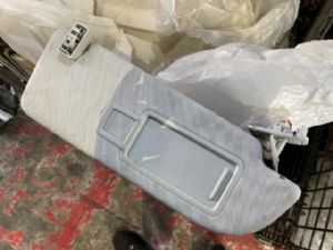 Audi Q7 4M 2016-2019 RH Sunvisor