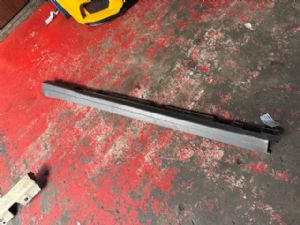 Mercedes-Benz EQB 350 X243 2021-on L Side Skirt