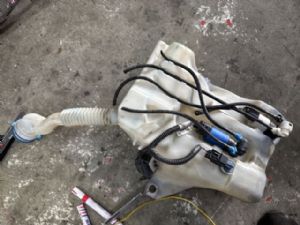 Ford C-Max Grand 2015-2019 Front Washer Bottle