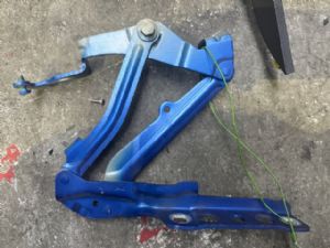 Opel Grandland X 2017-2021 R Bonnet Hinge 