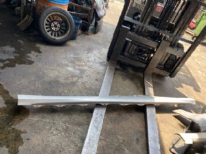 Mercedes-Benz R Class R-Class 2010-on L Side Skirt
